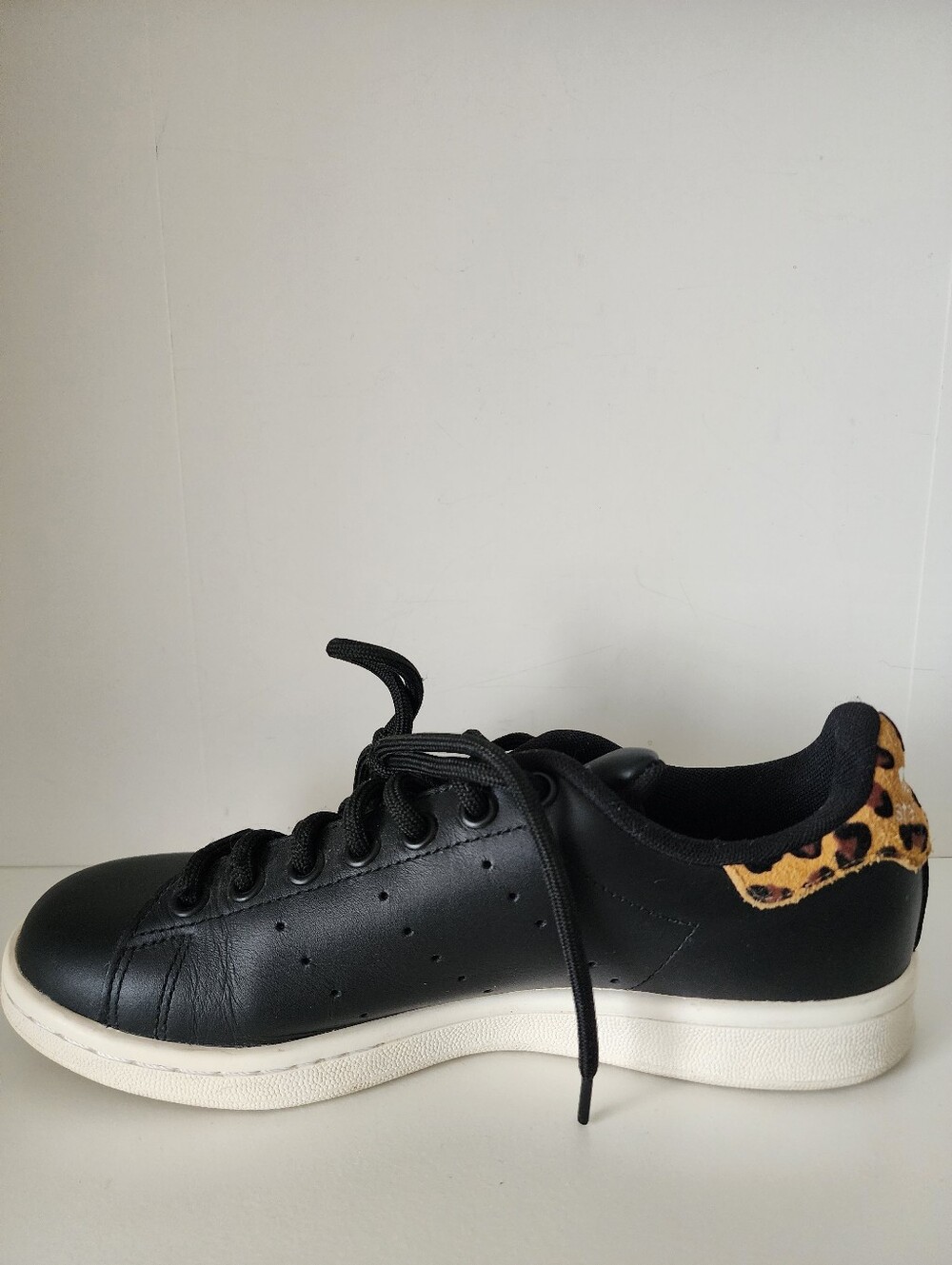 Rare Adidas Stan Smith Black Leopard Print Sneakers Mismatched Size Pair - Picture 7 of 13
